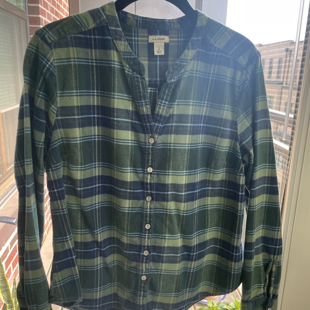 LL Bean Shirt Women’s Small Petite Green Plaid Flannel Long Sleeve Button Up